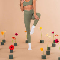 Bow Dream Textured Foldover Ruffle Crew Grip Socks