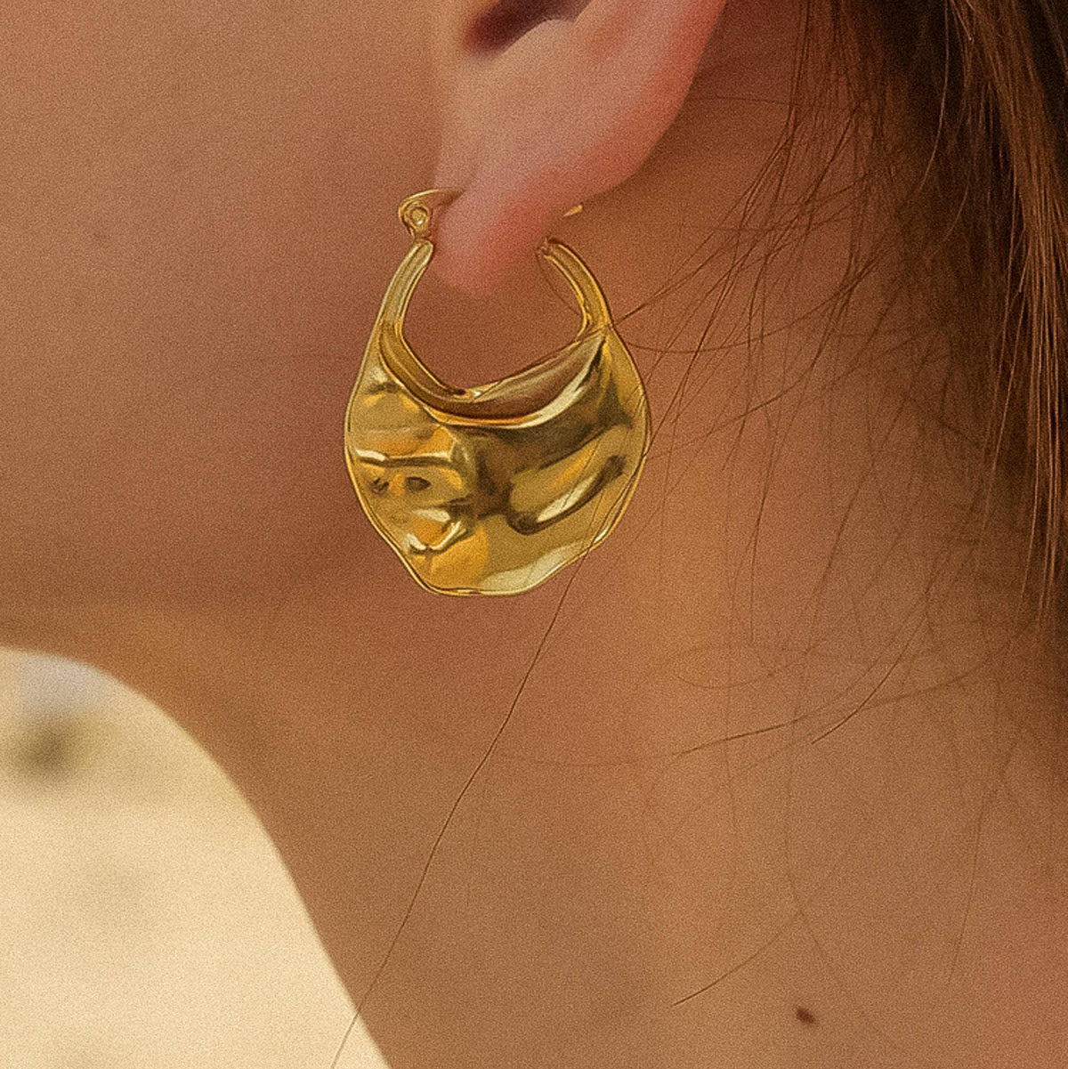 Jinni 18K Gold Non-Tarnish Classic Hoop Earring